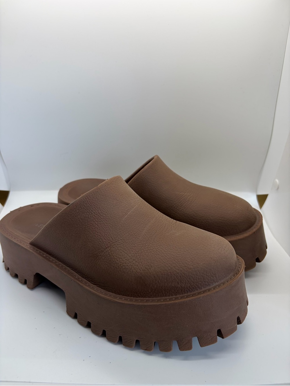 JEFFREY CAMPBELL Lugged Platform Clog 7 Chocolate Brown